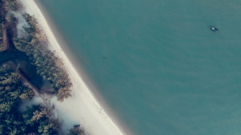 美麗的海岸線風(fēng)景圖片