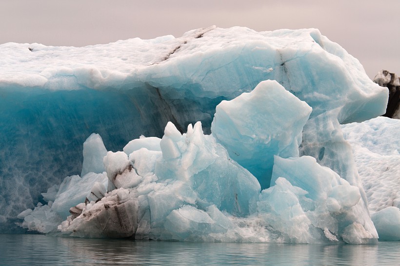 寒冷的冰川图片