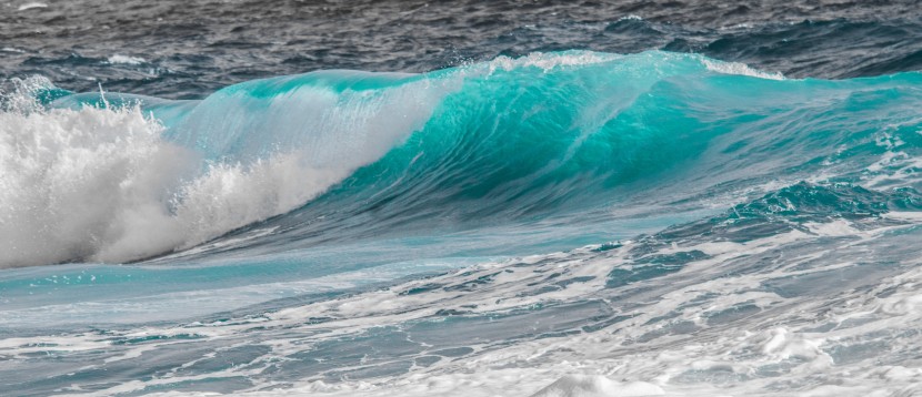 波濤洶涌的海浪圖片