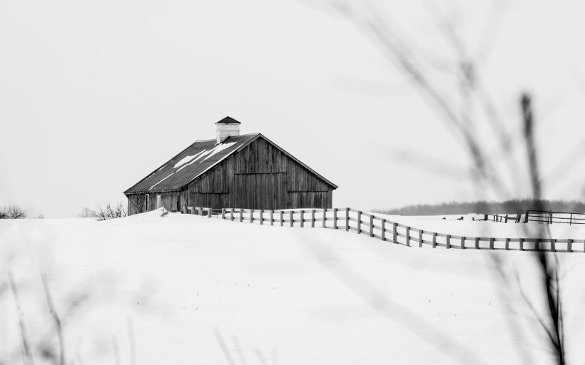 雪中小木屋圖片