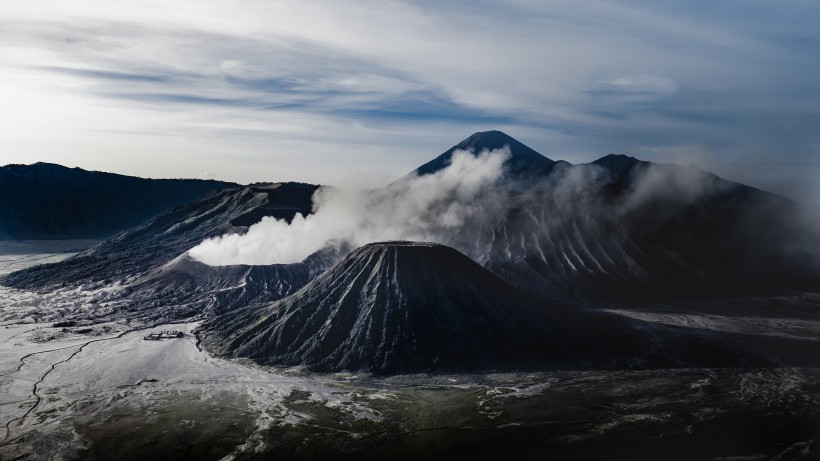 壯觀的火山爆發(fā)風(fēng)景圖片