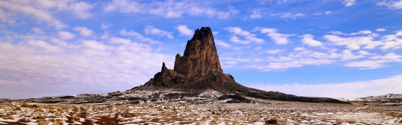 世界地理之陆地山岩风景图片