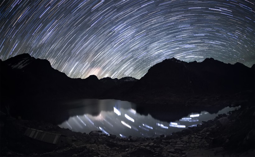 唯美的高山星空图片