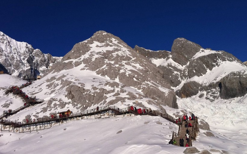 玉龙雪山自然风景图片