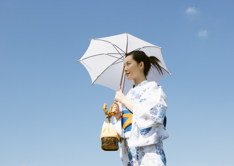 夏日里打傘的日本女人圖片