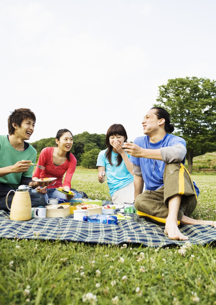 朋友戶外野餐圖片