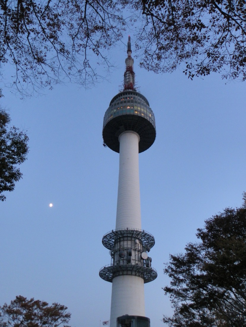 韩国N首尔塔建筑风景图片