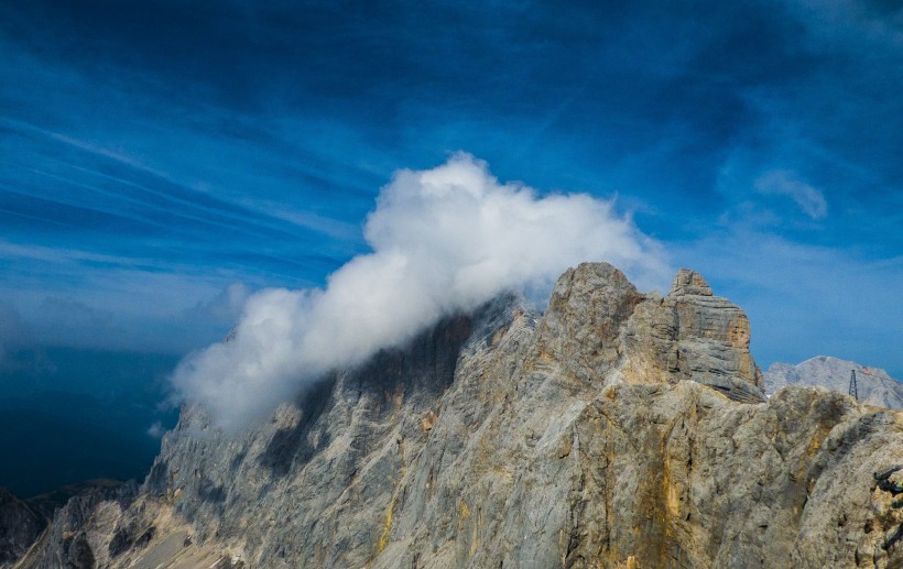 奥地利顶石山自然风景图片