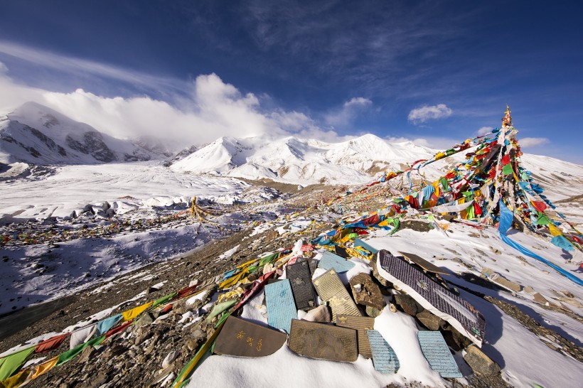 青海阿尼玛卿山自然风景图片