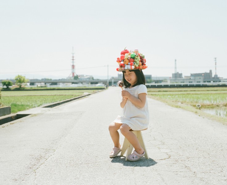 日本超萌小女孩公路攝影圖片