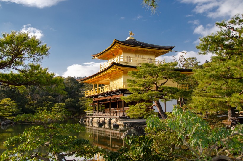 日本京都金阁寺建筑风景图片