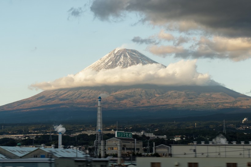 日本富士山優(yōu)美風景圖片