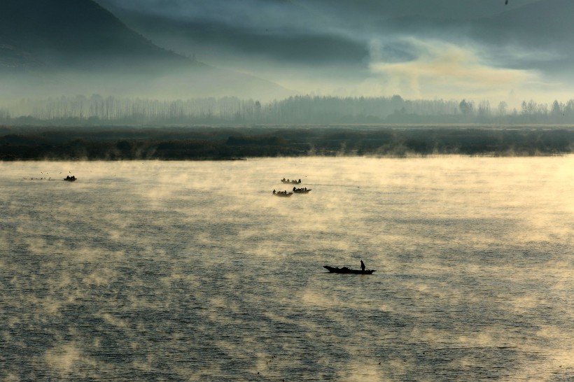 云南丽江沪沽湖自然风景图片