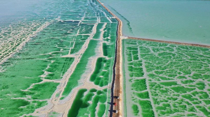 青海茫崖翡翠湖自然風(fēng)景圖片