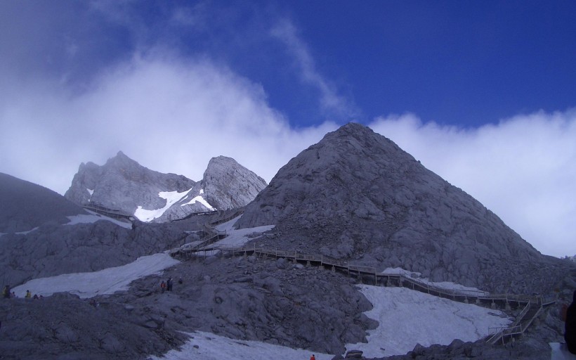 玉龙雪山自然风景图片