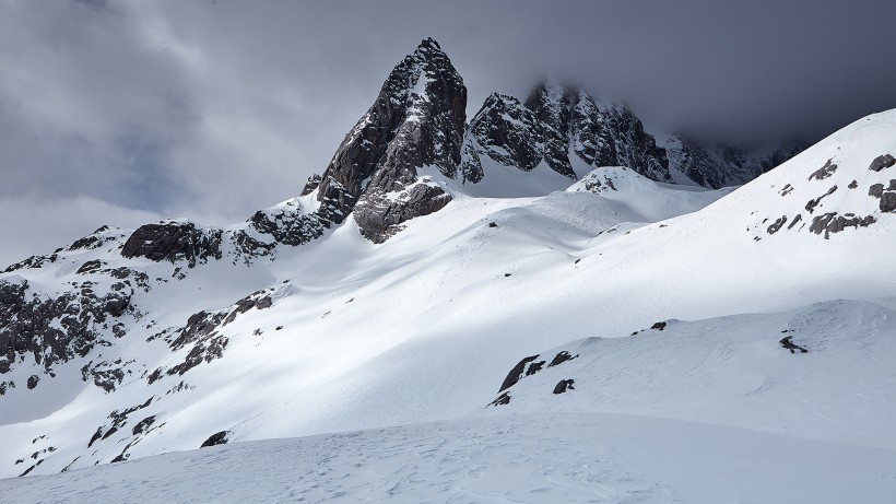 美丽的云南玉龙雪山风景图片