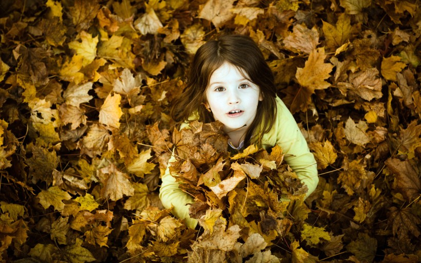 秋天的可爱儿童图片