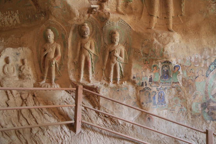 甘肃炳灵寺石窟风景图片