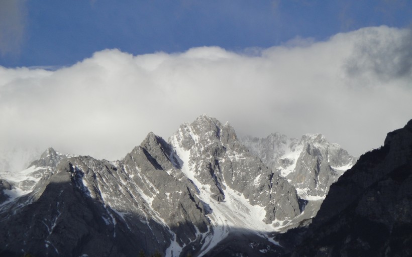 云南玉龙雪山自然风景图片