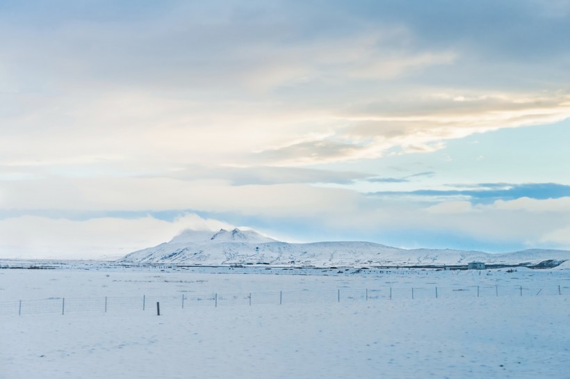 北欧冰岛冰天雪地风景图片