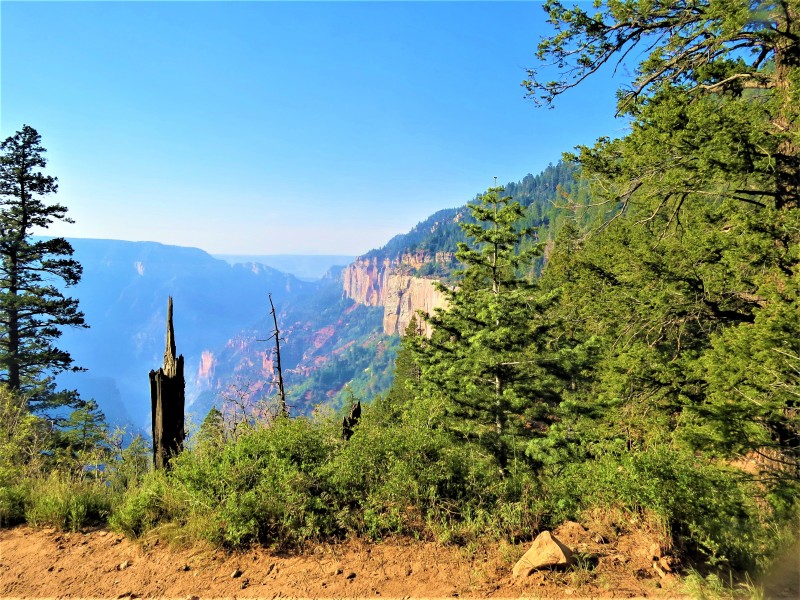 世界大陆最大的断裂带东非大裂谷山脉风景图片