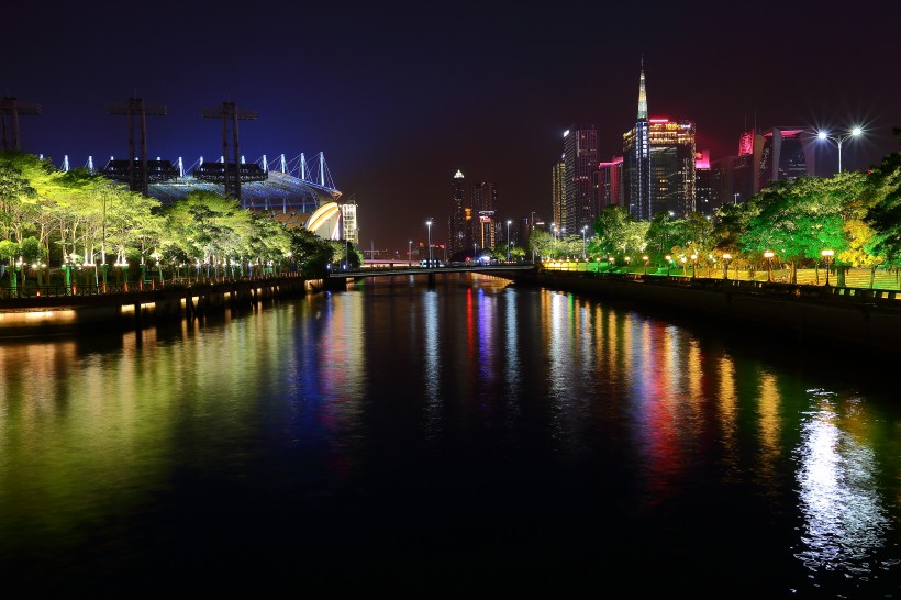 广州花城广场夜景图片