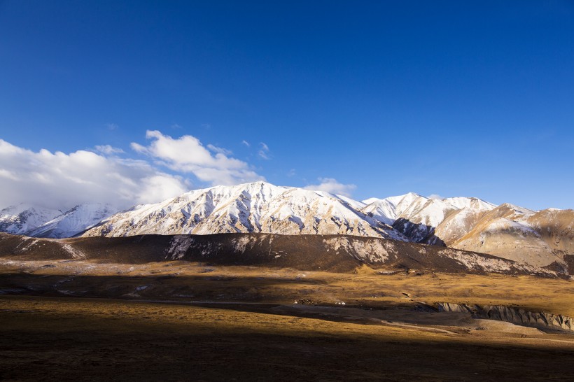 青海阿尼玛卿山自然风景图片