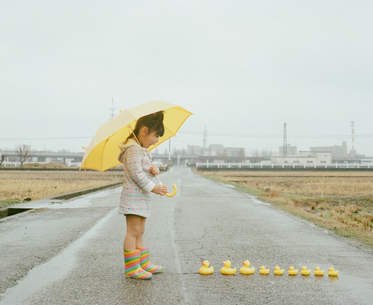 日本超萌小女孩公路攝影圖片