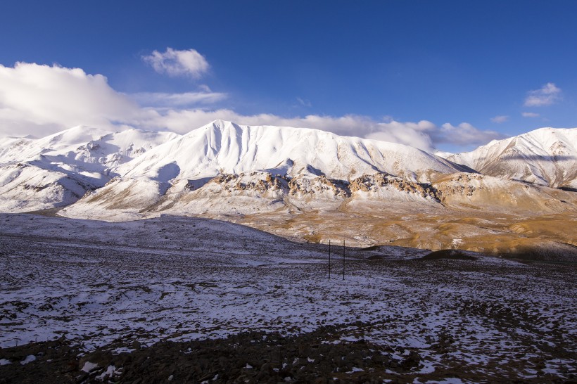 青海阿尼玛卿山自然风景图片