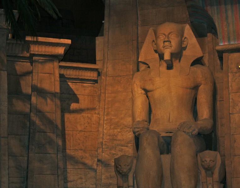 埃及卢克索神庙建筑风景图片
