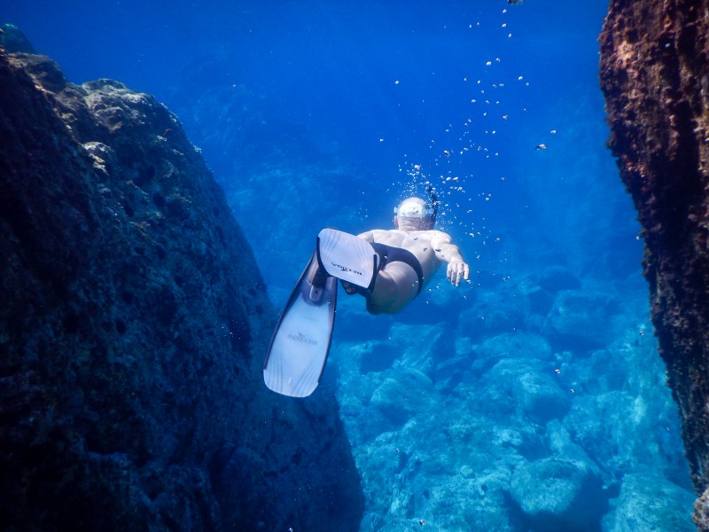 海底潛水人物圖片