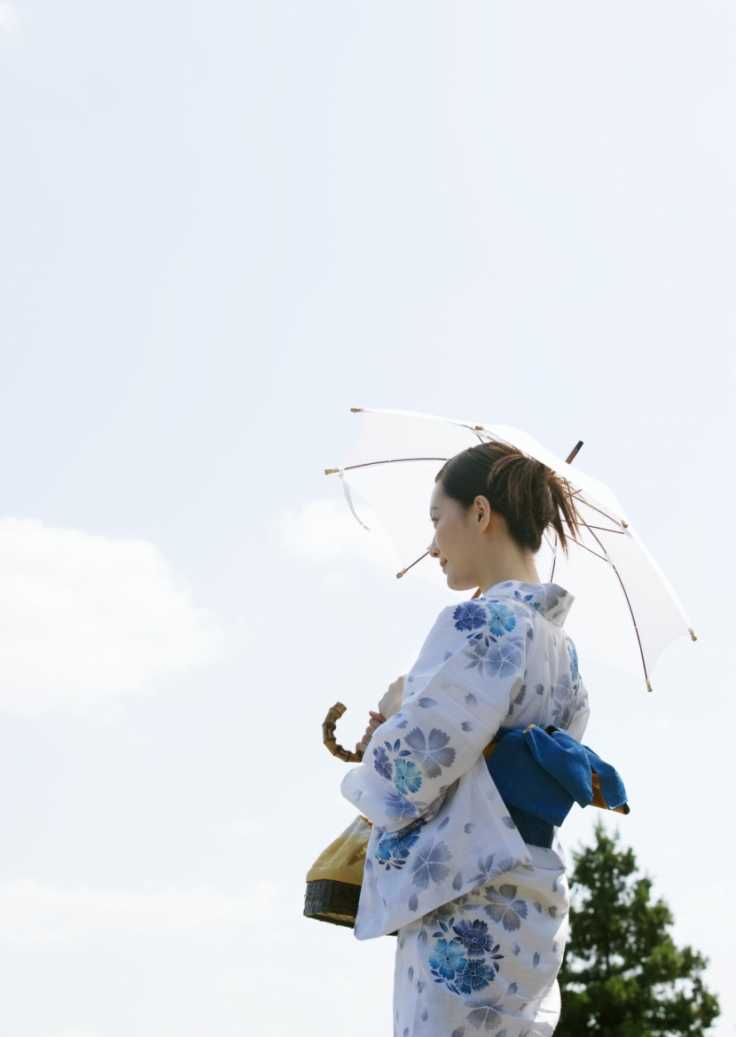 夏日里打傘的日本女人圖片