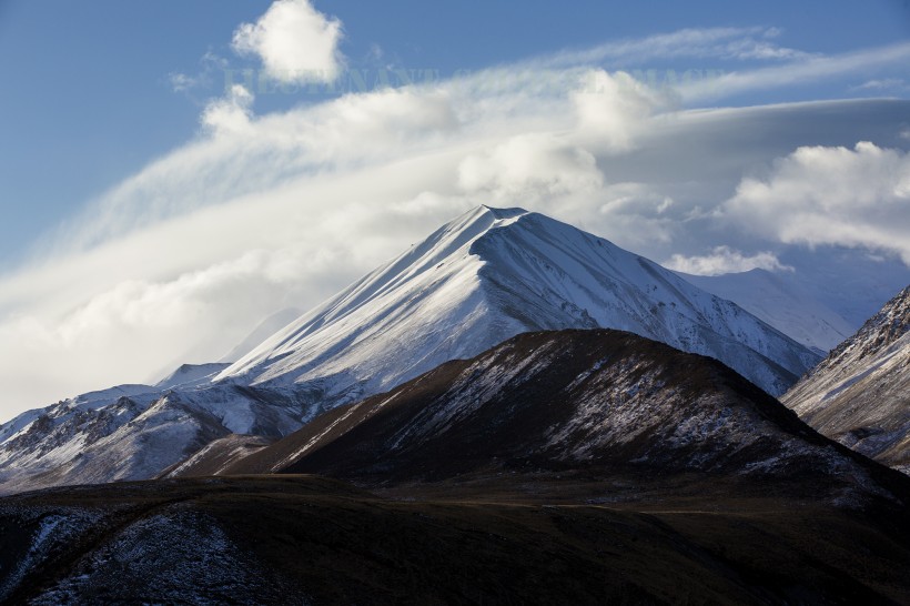 青海阿尼玛卿山自然风景图片