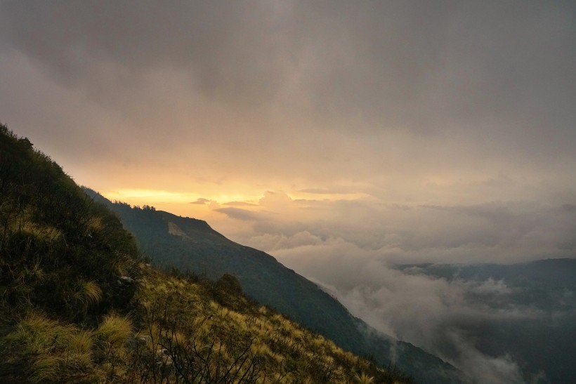 尼泊尔喜马拉雅山自然风景图片