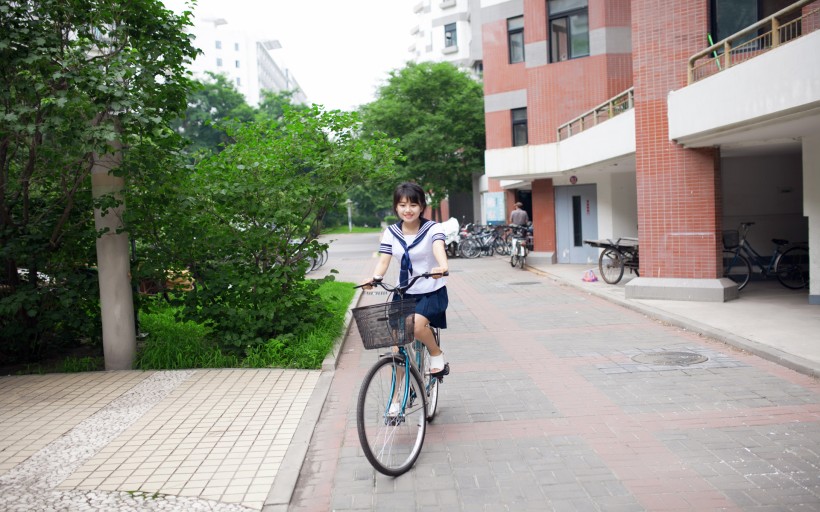 毕业季校园美女图片