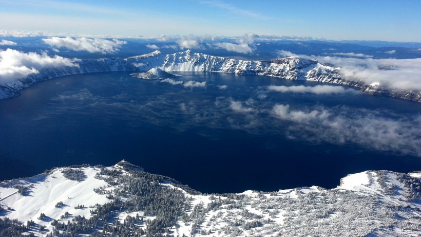 美国火山口湖自然风景图片