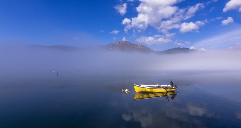 风景如画的希腊卡斯托里亚风景图片