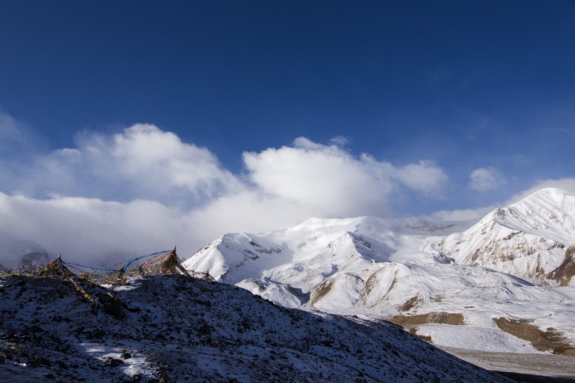 青海阿尼玛卿山自然风景图片