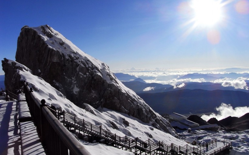 玉龙雪山自然风景图片