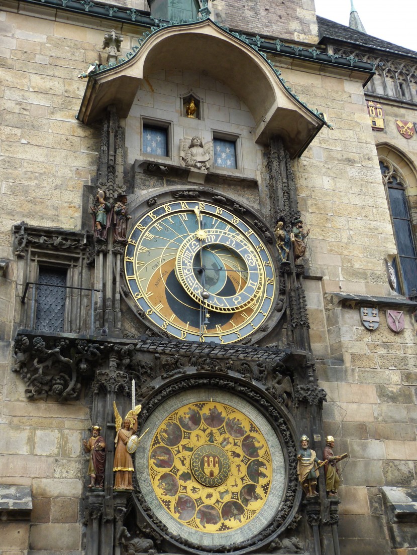 布拉格老城市政厅和天文钟图片