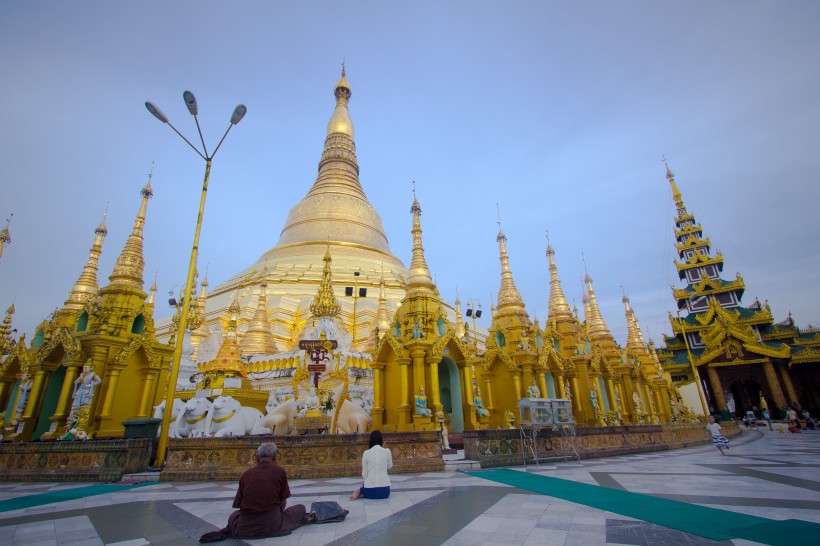 缅甸仰光大金塔建筑风景图片