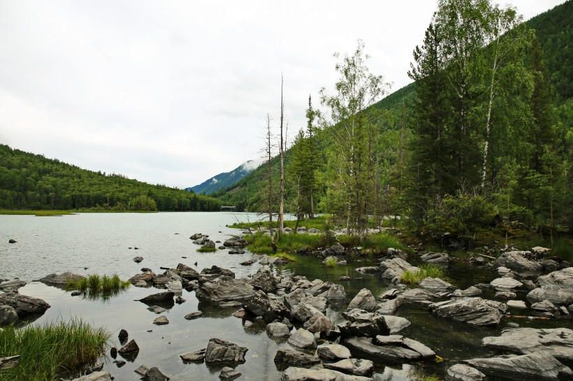 新疆喀纳斯卧龙湾和神仙湾自然风景图片