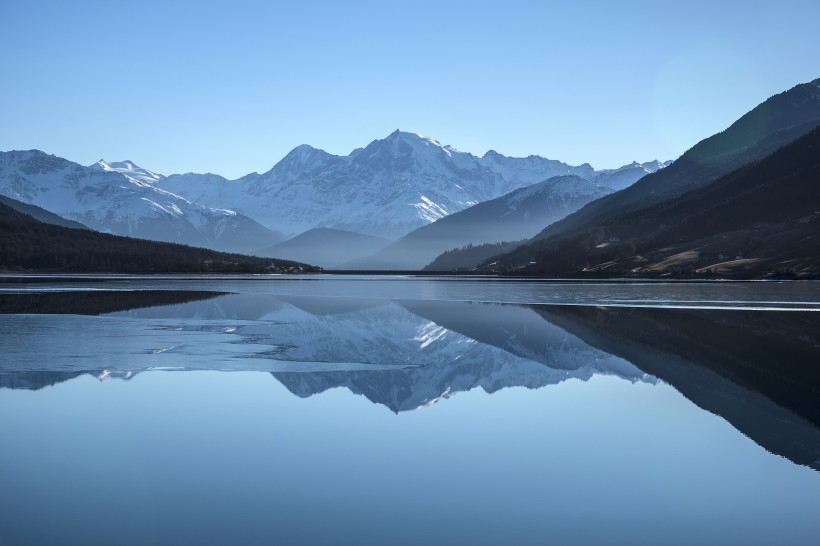 肯尼亚纳库鲁湖自然风景图片