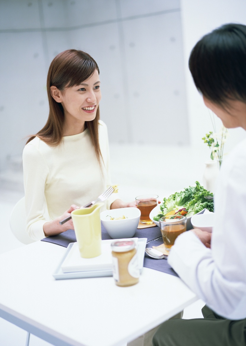 新婚夫妇图片