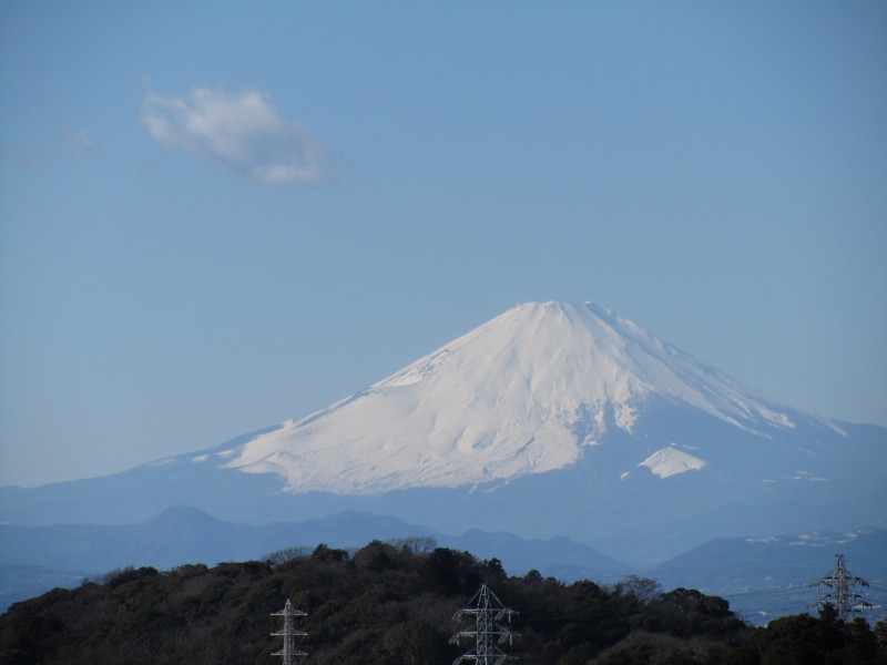 有积雪的富士山图片