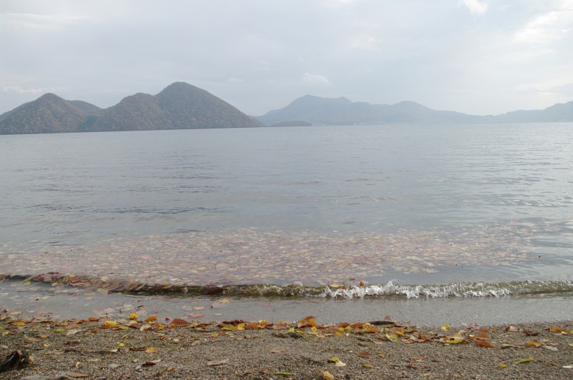 日本北海道西南部淡水湖泊洞爷湖图片