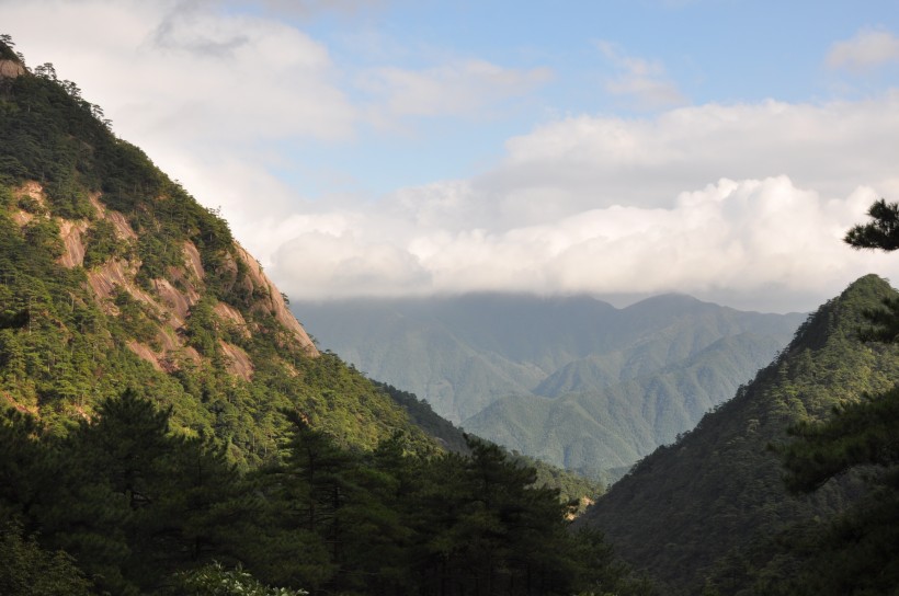 巍峨的安徽黄山自然风景图片