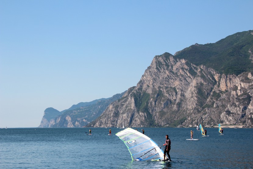 寧靜的俄羅斯貝加爾湖風(fēng)景圖片 