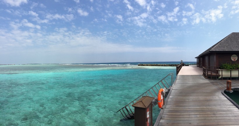 浪漫的马尔代夫海岸风景图片