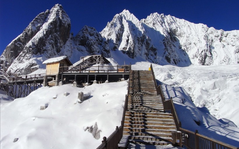 玉龙雪山自然风景图片